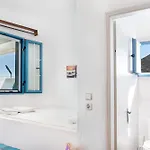Beachfront Lampis Dolphin 2 Feriehus *