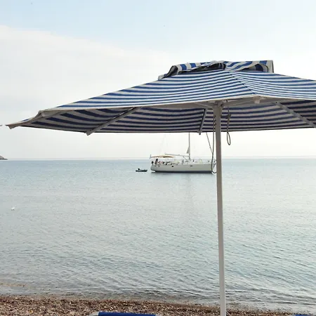 Beachfront Lampis Dolphin 2 Hébergement de vacances Skala