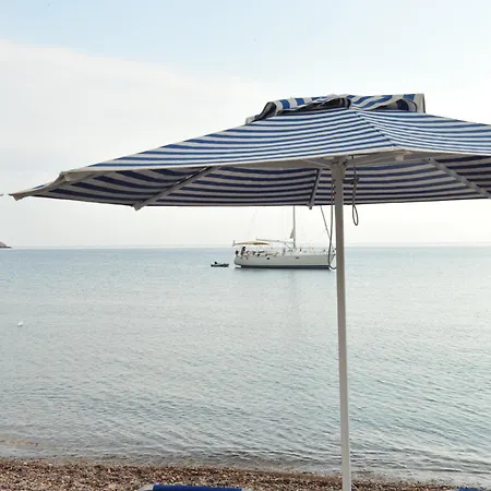 Beachfront Lampis Dolphin 2 Tatil Evi Skala