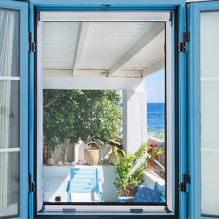 Beachfront Lampis Dolphin 2 Holiday home *