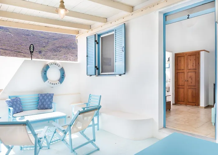 Beachfront Lampis Dolphin 2 بيت للعطل *