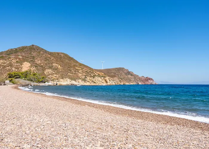 Beachfront Lampis Dolphin 2 بيت للعطل *